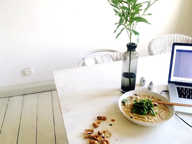 Kontakt - kuchyňa a priestor